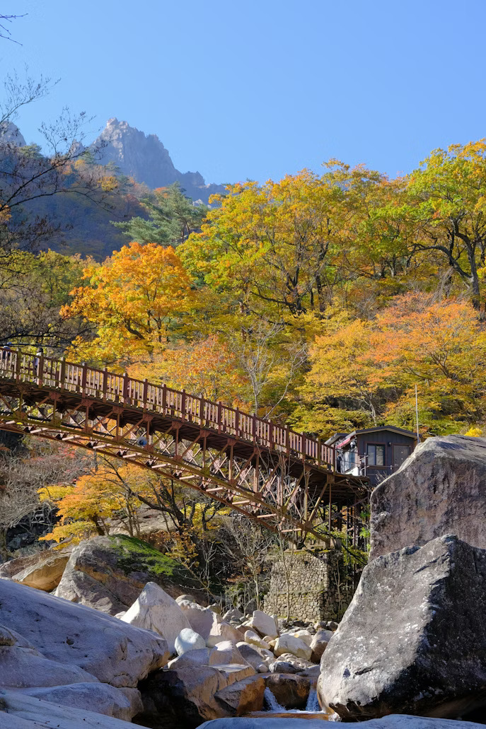 Jagged granite peaks and ancient temples at Seoraksan National Park